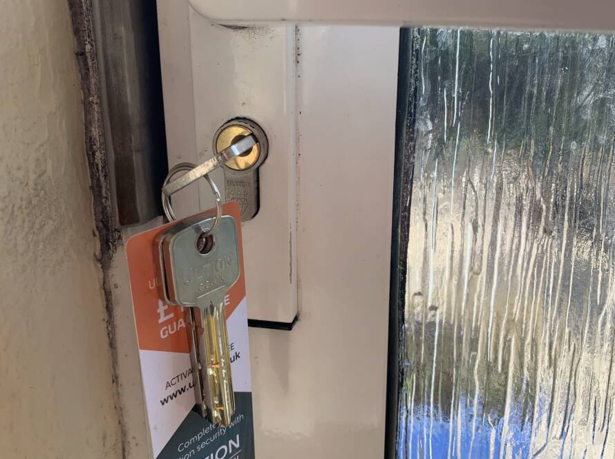 ultion with haleslocks scaled 1